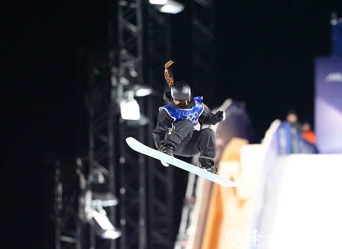 张小楠晋级冬奥会单板滑雪女子大跳台决赛