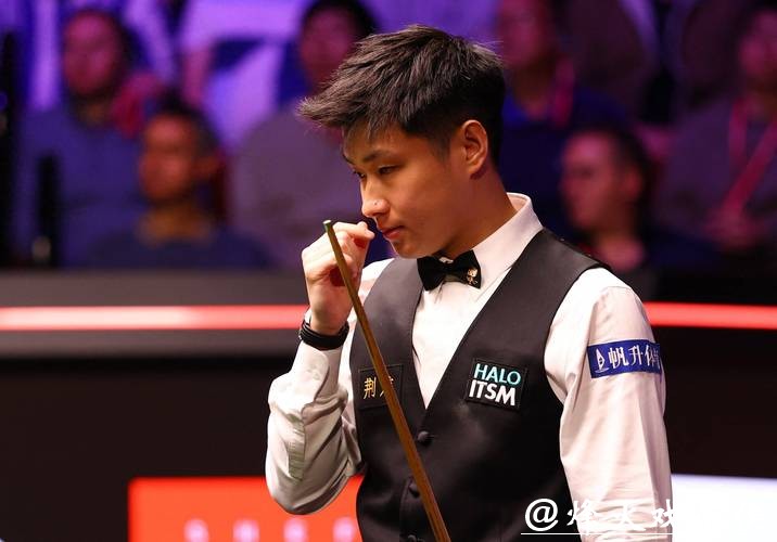 赵心童不敌米尔金斯 无缘西安大奖赛32强 赵心童不敌米尔金斯 无缘西安大奖赛32强