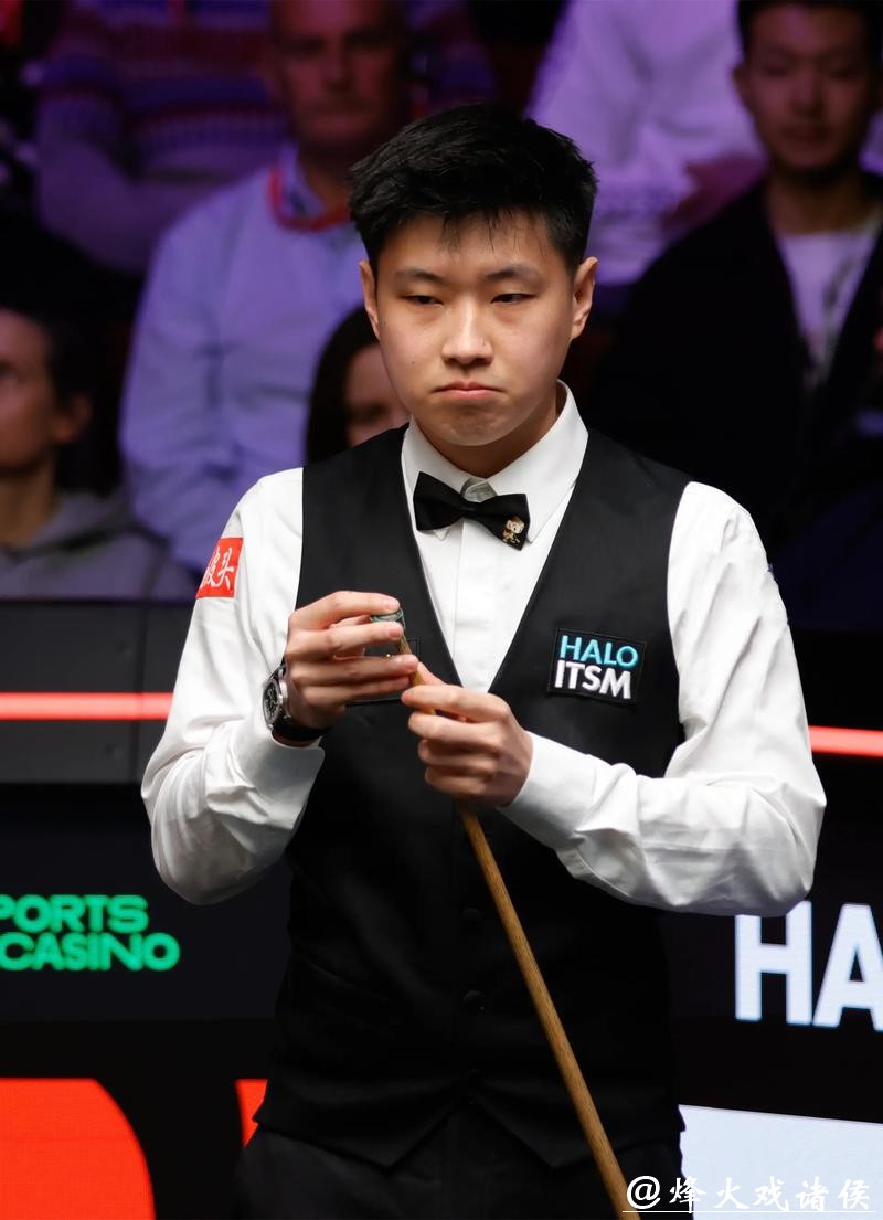 赵心童不敌米尔金斯 无缘西安大奖赛32强 赵心童不敌米尔金斯 无缘西安大奖赛32强