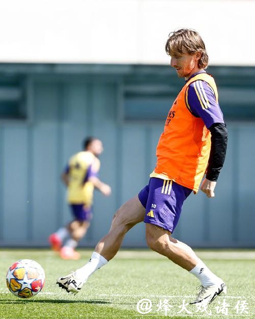 德甲部分球队恢复“分小组训练” 德甲部分球队恢复“分小组训练”