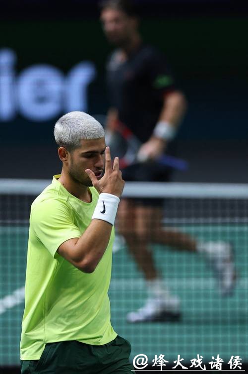 ATP巴黎大师赛：阿尔卡拉斯1-2遭诺里逆转 无缘16强